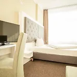 Am Schlosspark Otel
