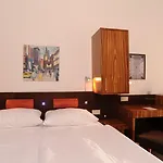 Am Schlosspark Otel Güstrow