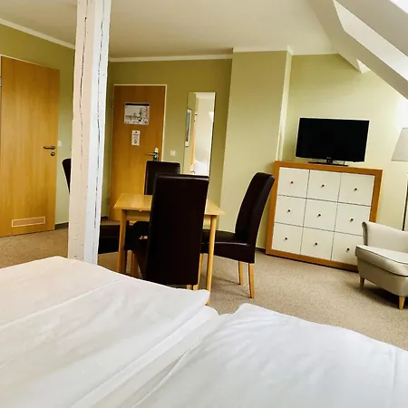 Am Schlosspark ホテル 3*