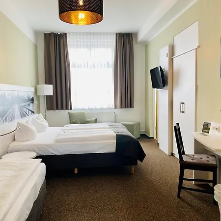 Am Schlosspark ホテル 3*