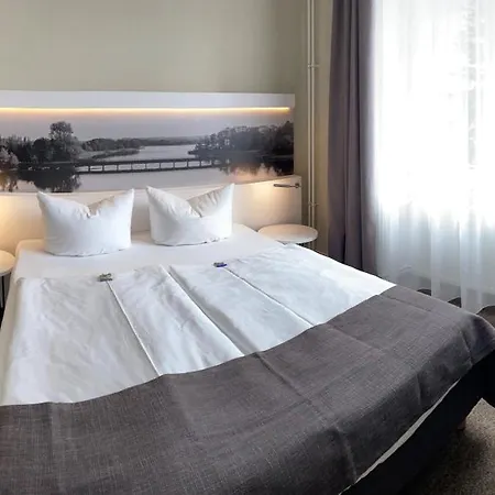 Am Schlosspark Güstrow