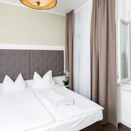 Am Schlosspark ホテル Güstrow