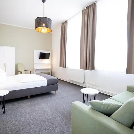 Am Schlosspark 3* Güstrow