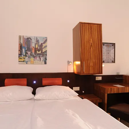 Am Schlosspark ホテル Güstrow